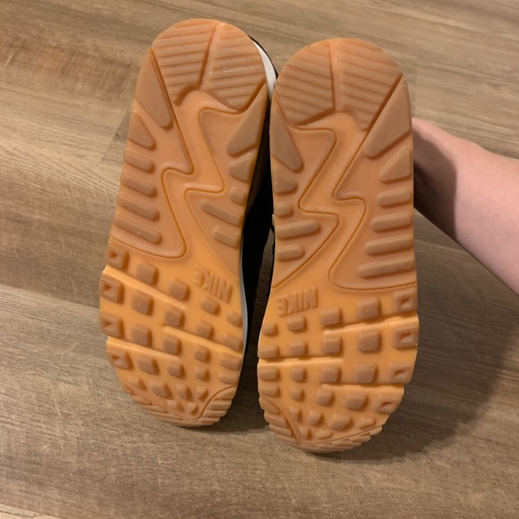 Worn twice and in excellent condition! - Picture 5 of 6